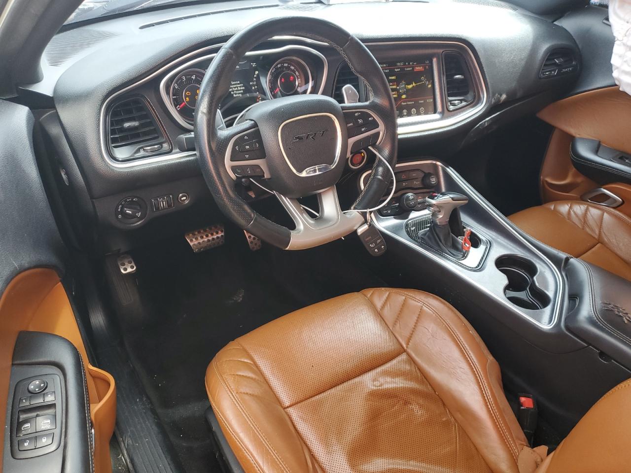 DODGE CHALLENGER SRT 392