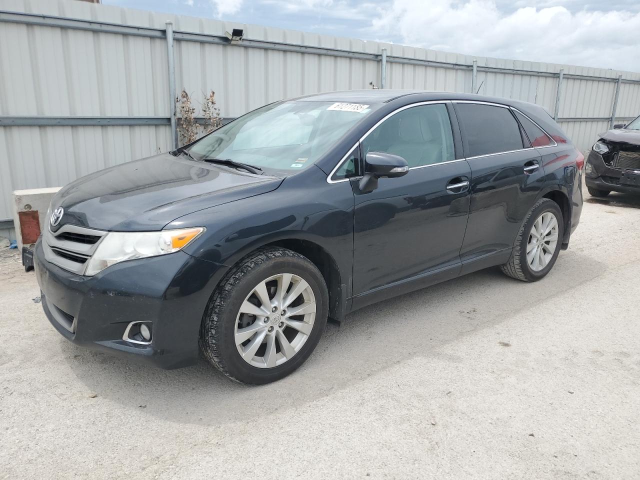 TOYOTA VENZA LE