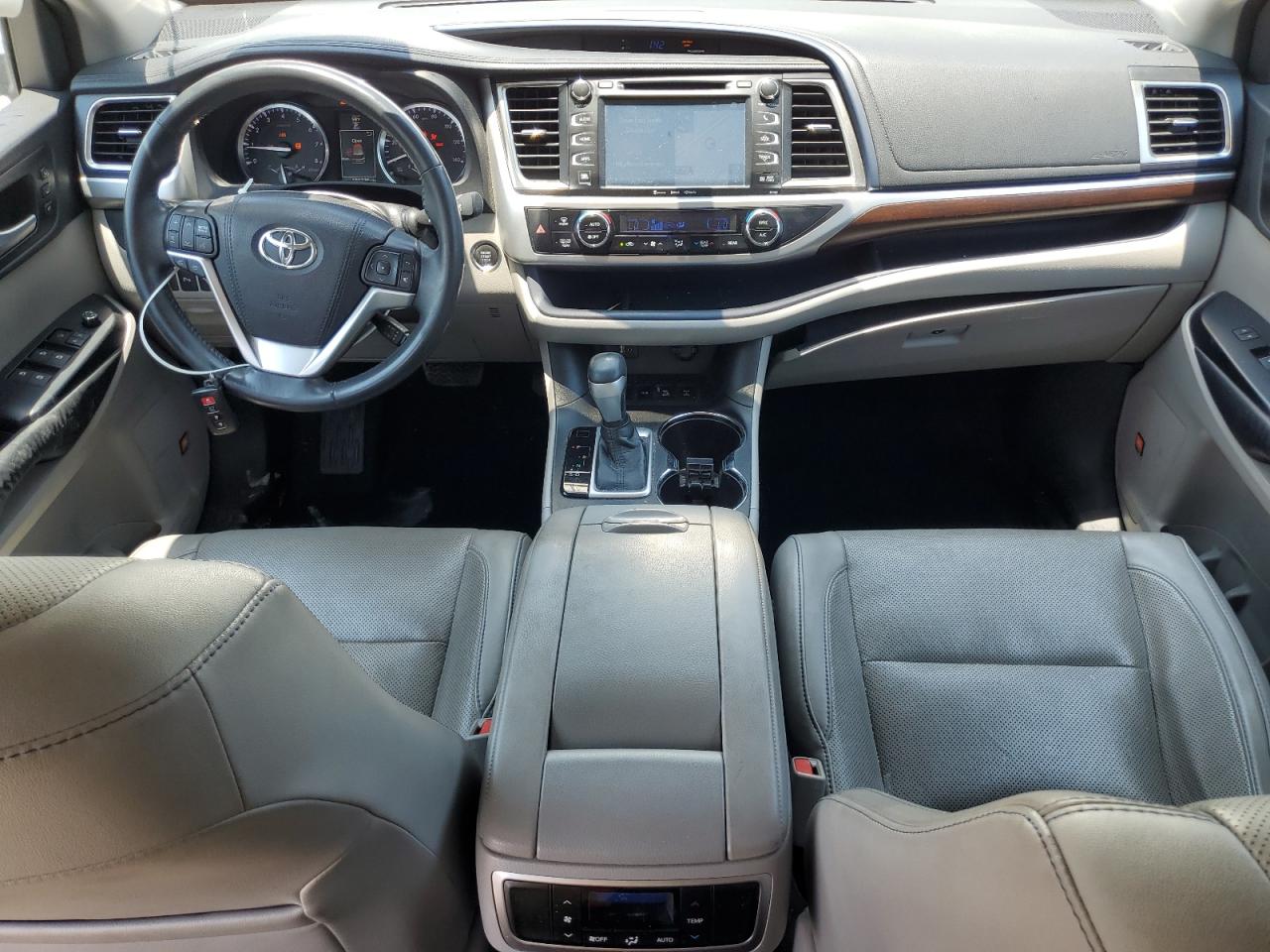 Toyota Highlander 2016