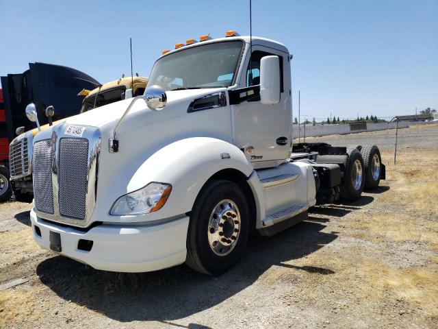 KENWORTH CONSTRUCTI 2018 white  diesel 1XKYD49X9JJ209753 photo #3