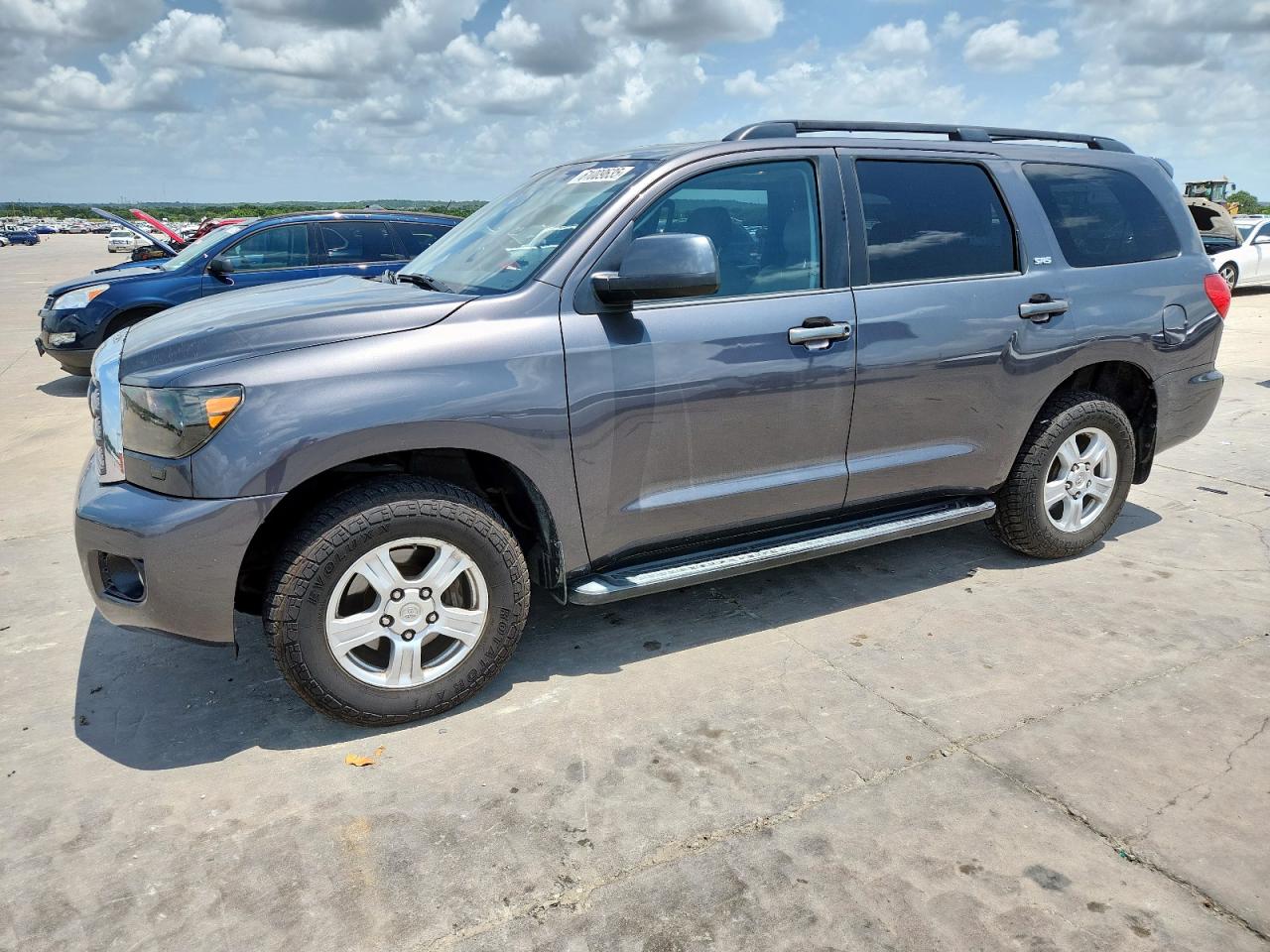 TOYOTA SEQUOIA SR5