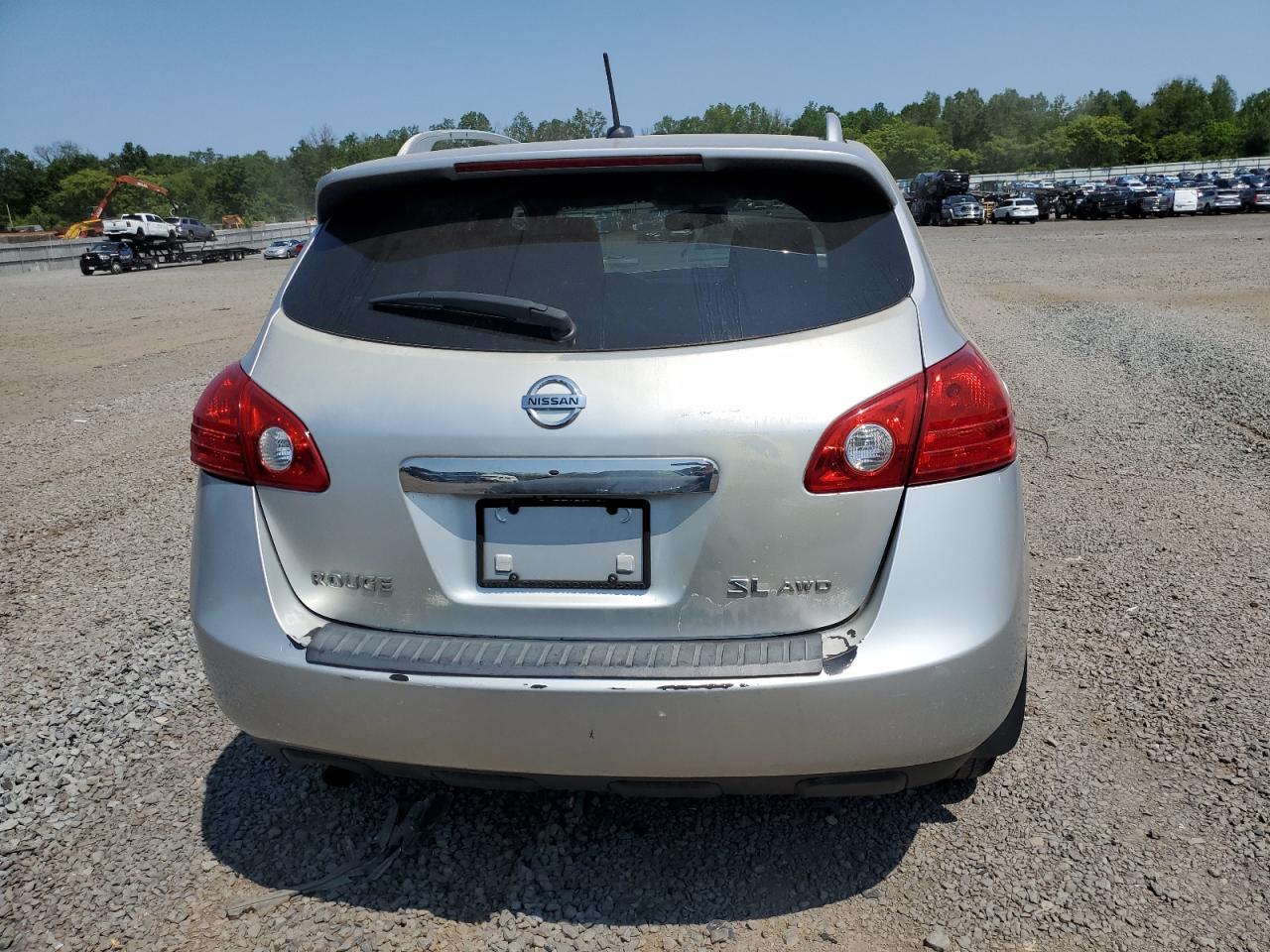 Nissan Rogue s 2011