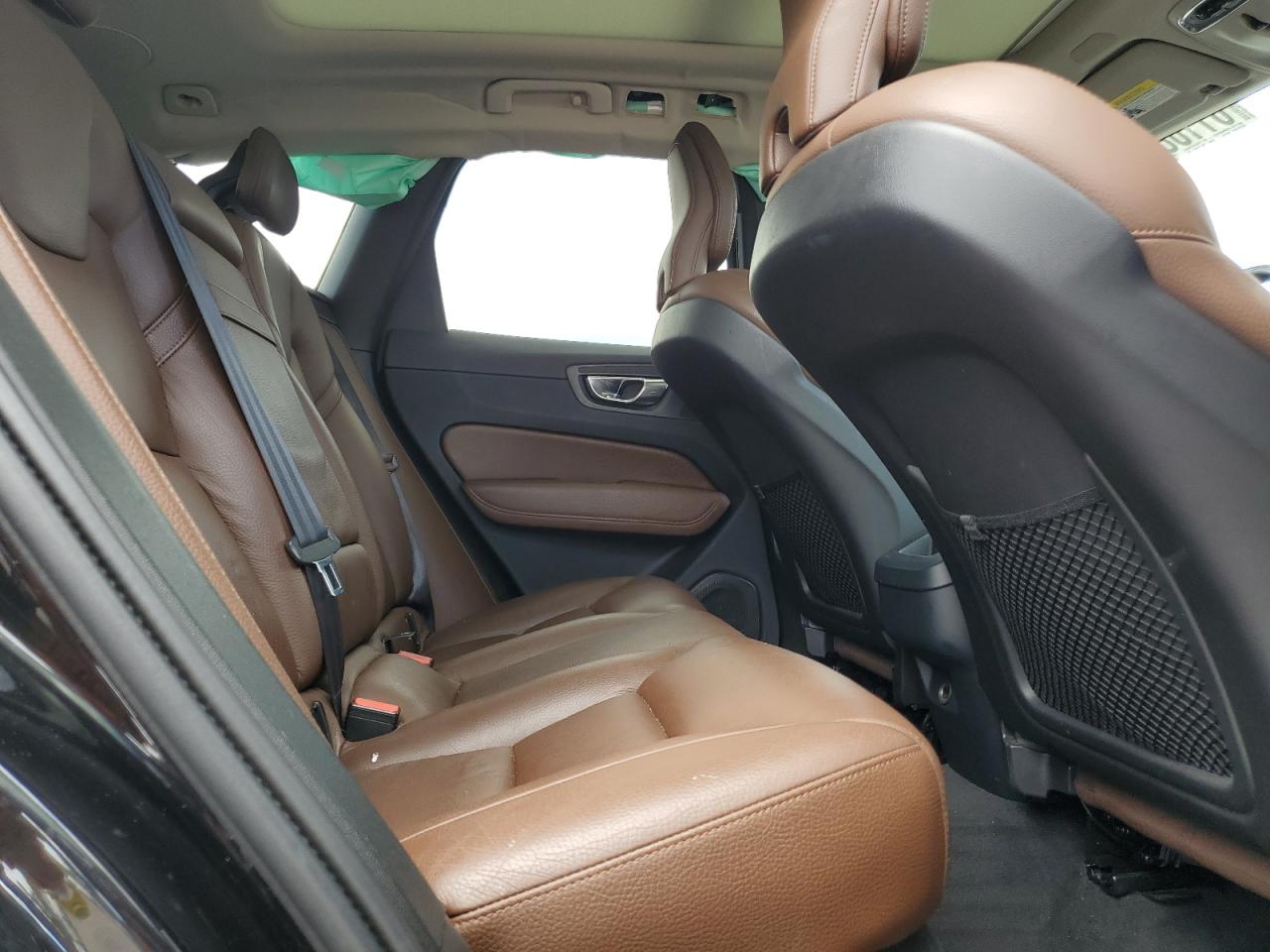 VOLVO XC60 T5 MOMENTUM