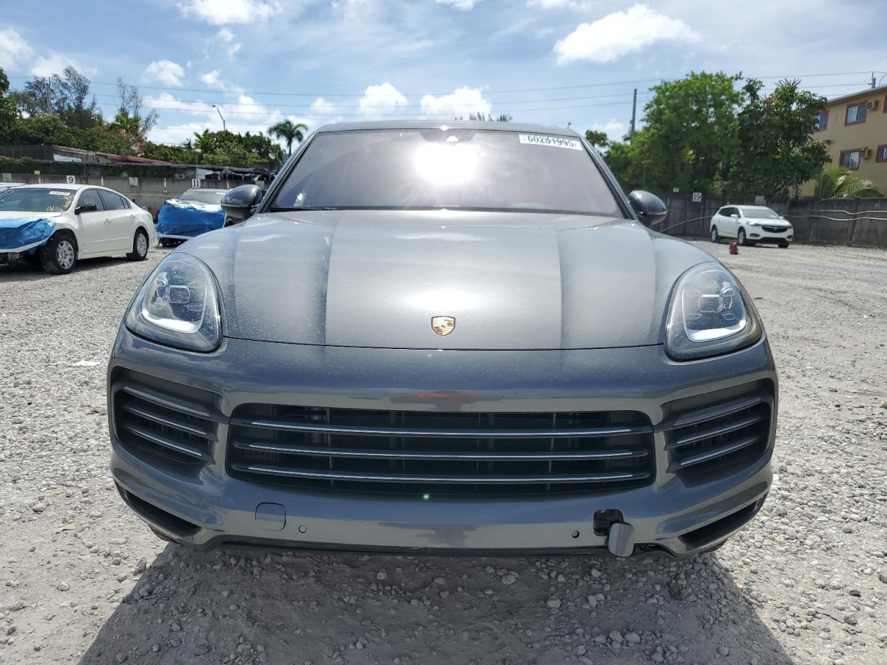 PORSCHE CAYENNE BASE