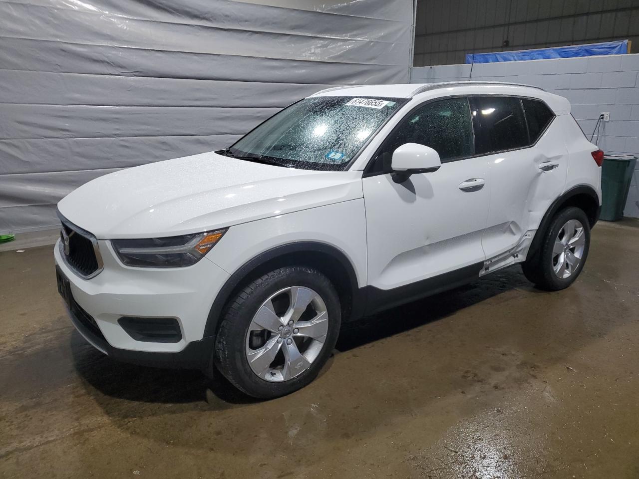 VOLVO XC40 T5 MOMENTUM