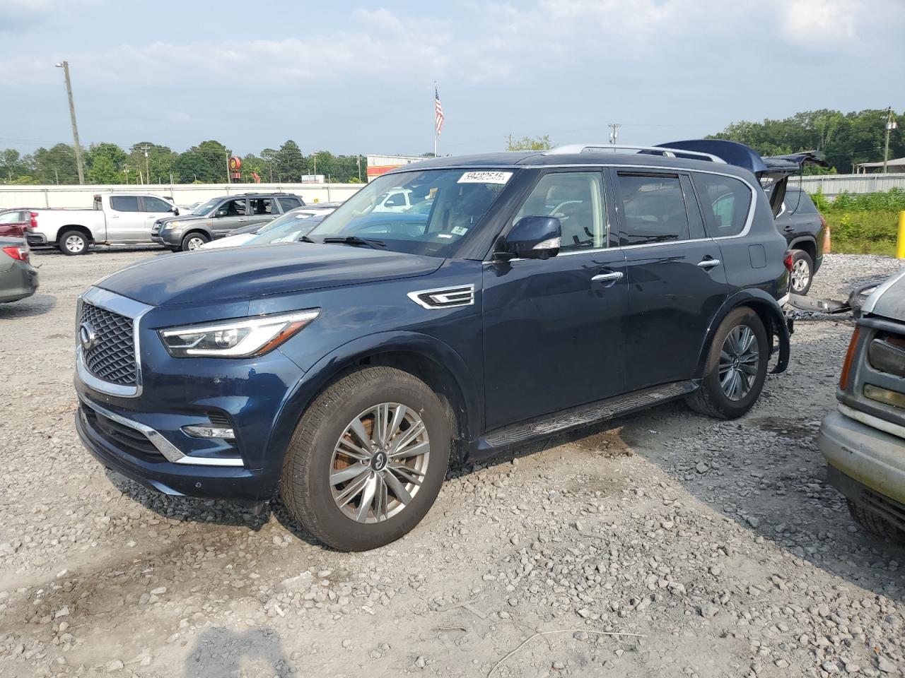 INFINITI QX80 LUXE
