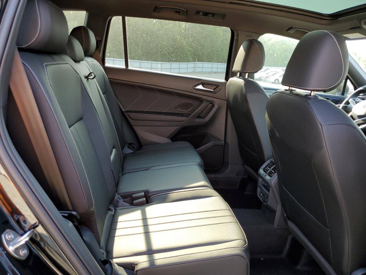 VOLKSWAGEN TIGUAN SE R-LINE BLACK