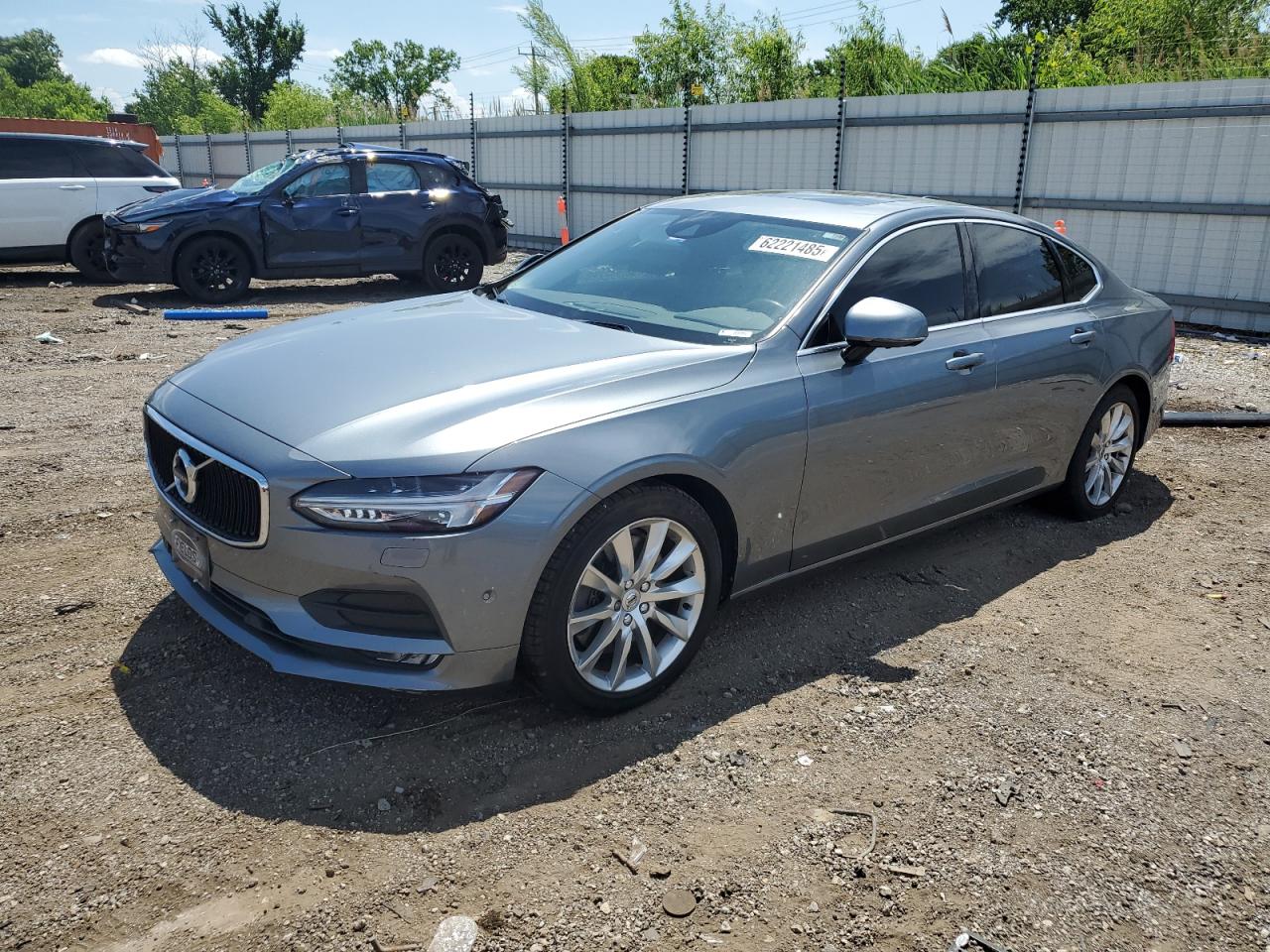 VOLVO S90 T6 MOMENTUM