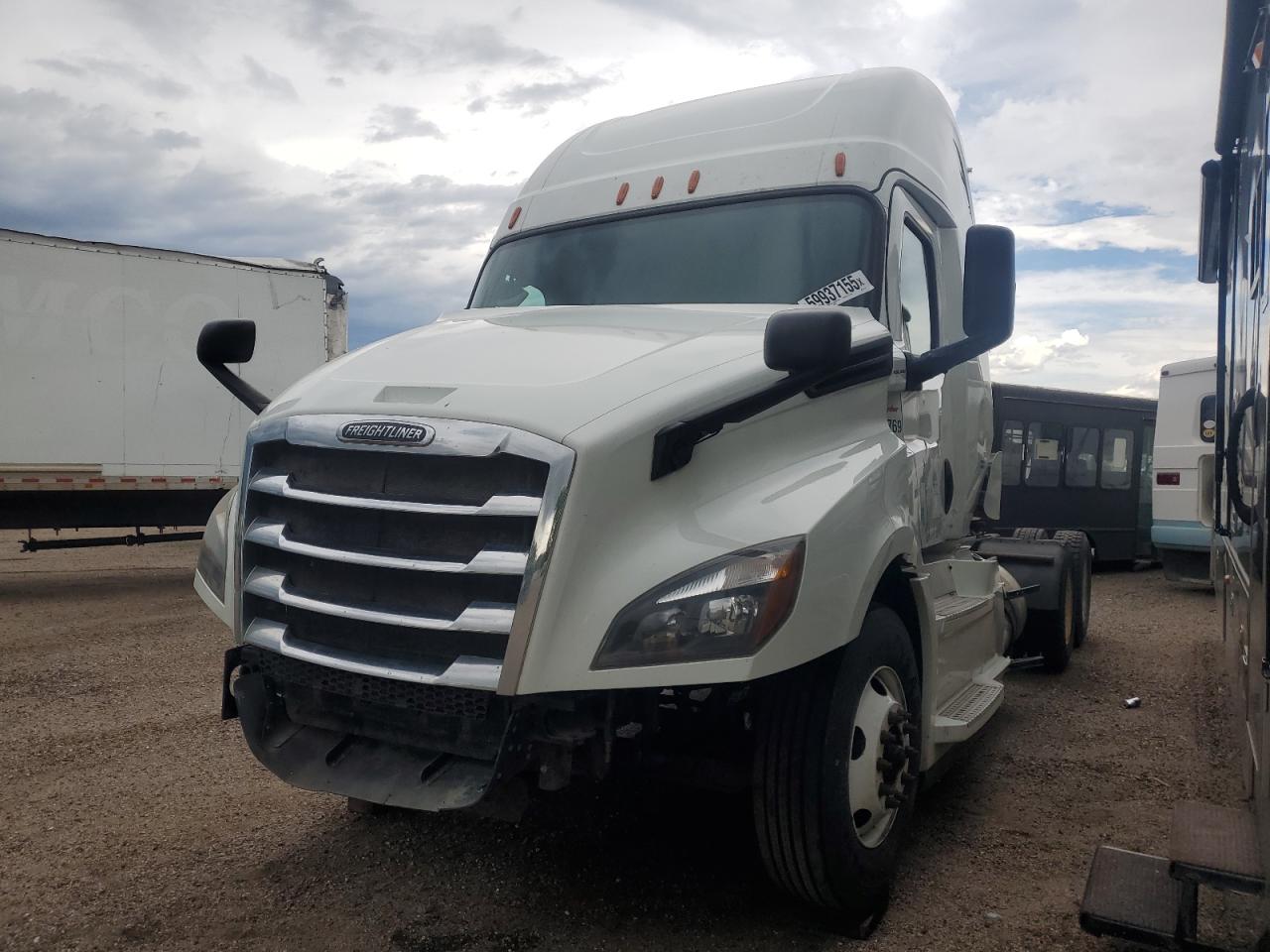 Lot #3291764230 2020 FREIGHTLINER CASCADIA 126