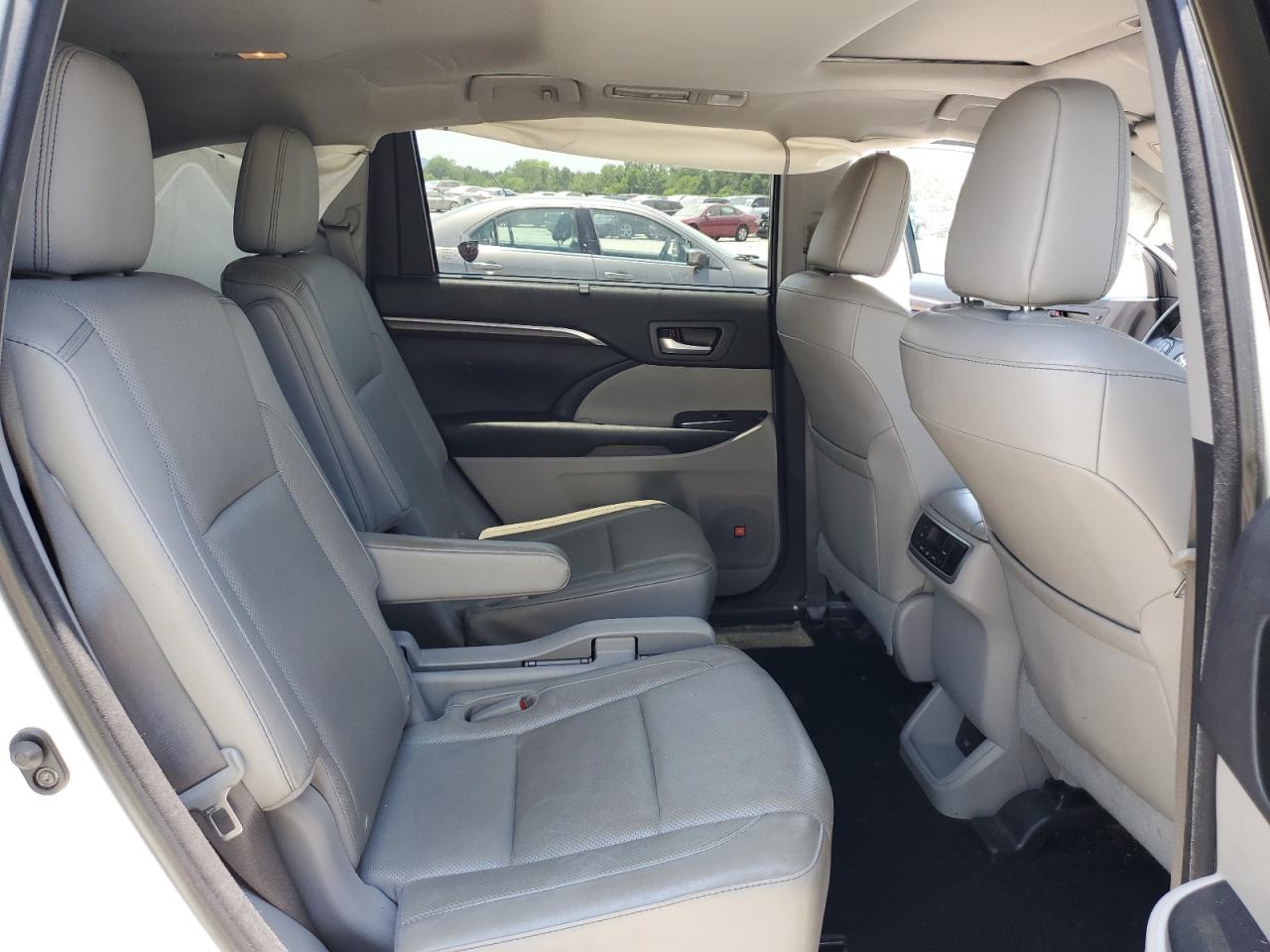 Toyota Highlander 2016