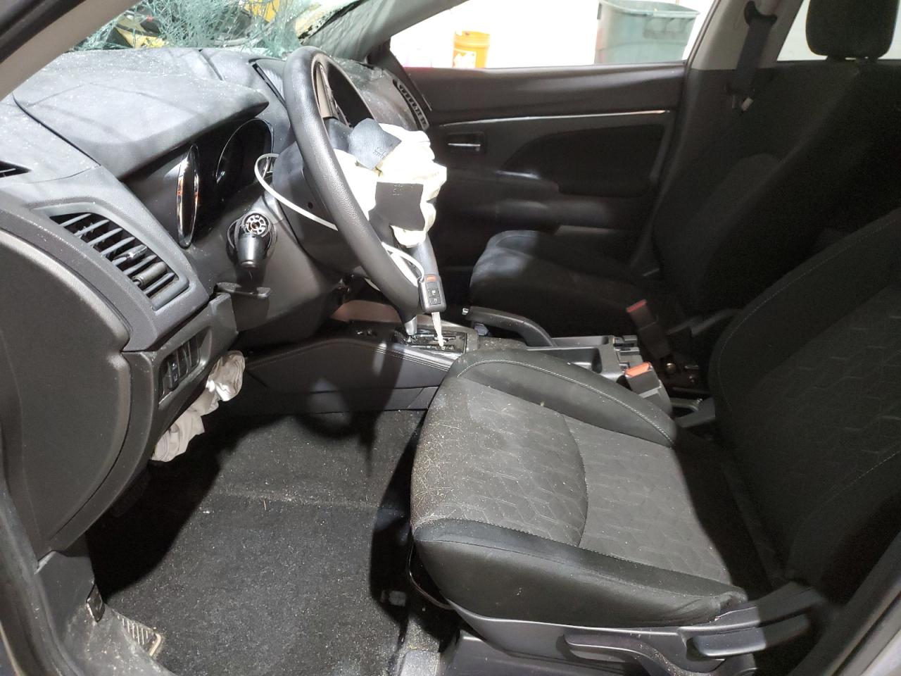 MITSUBISHI OUTLANDER ES