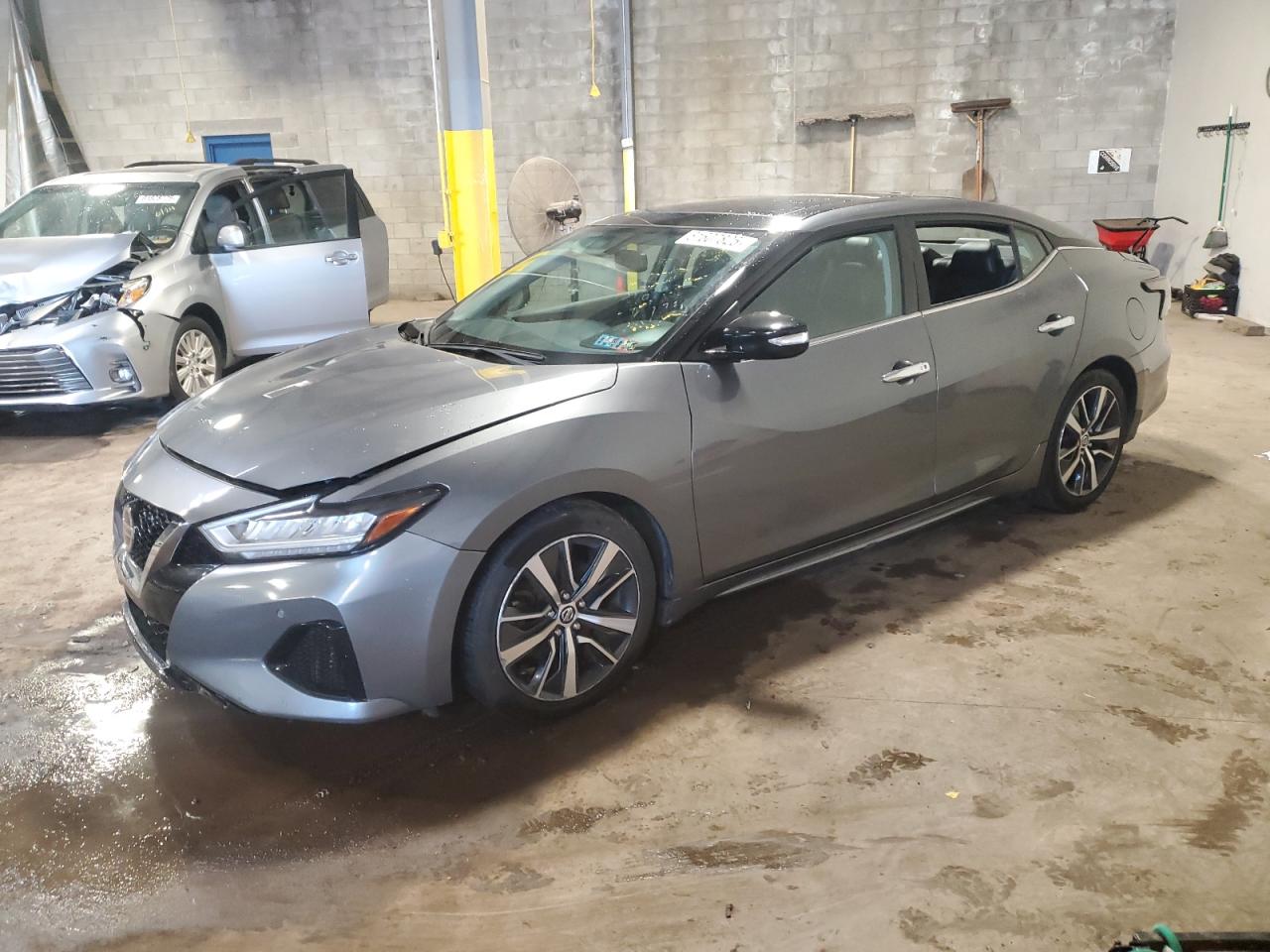 NISSAN MAXIMA S