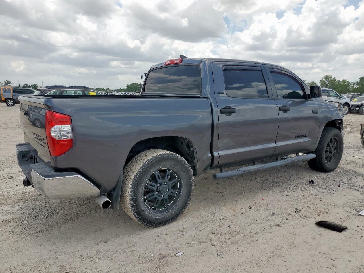TOYOTA TUNDRA CREWMAX SR5