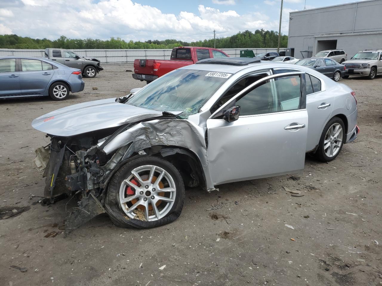 NISSAN MAXIMA S