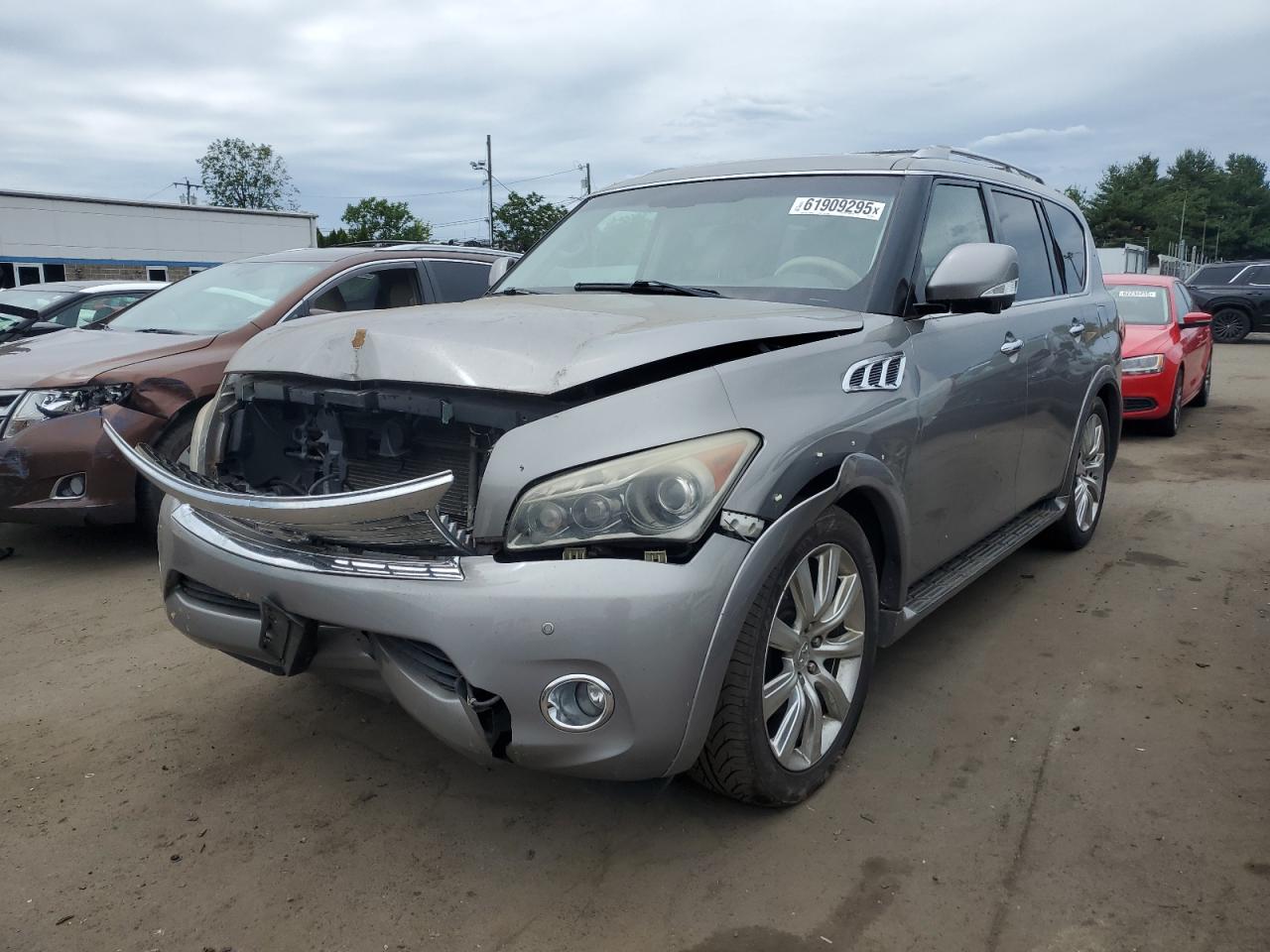 INFINITI QX56