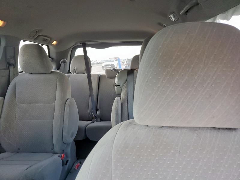 2017 TOYOTA SIENNA LE 5TDKZ3DC5HS885101