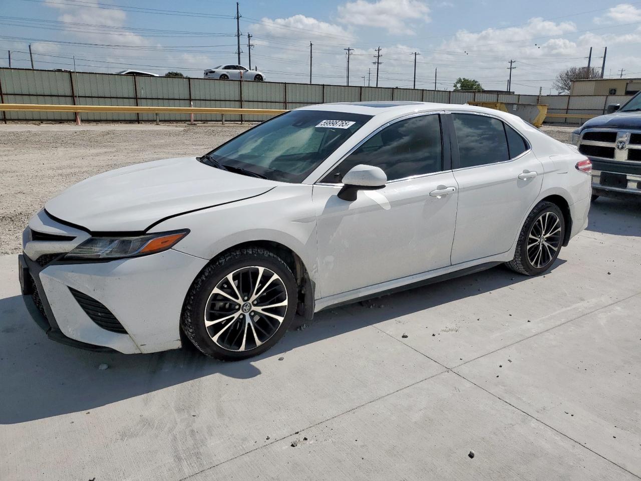 TOYOTA CAMRY SE
