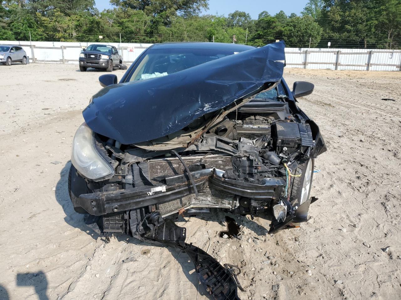 Hyundai Elantra gl 2012