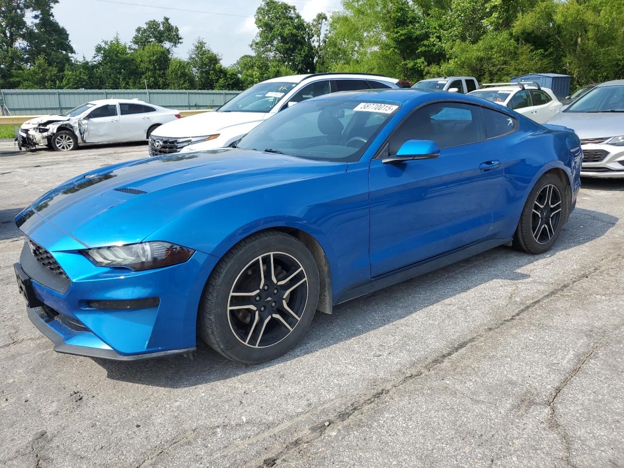 FORD MUSTANG