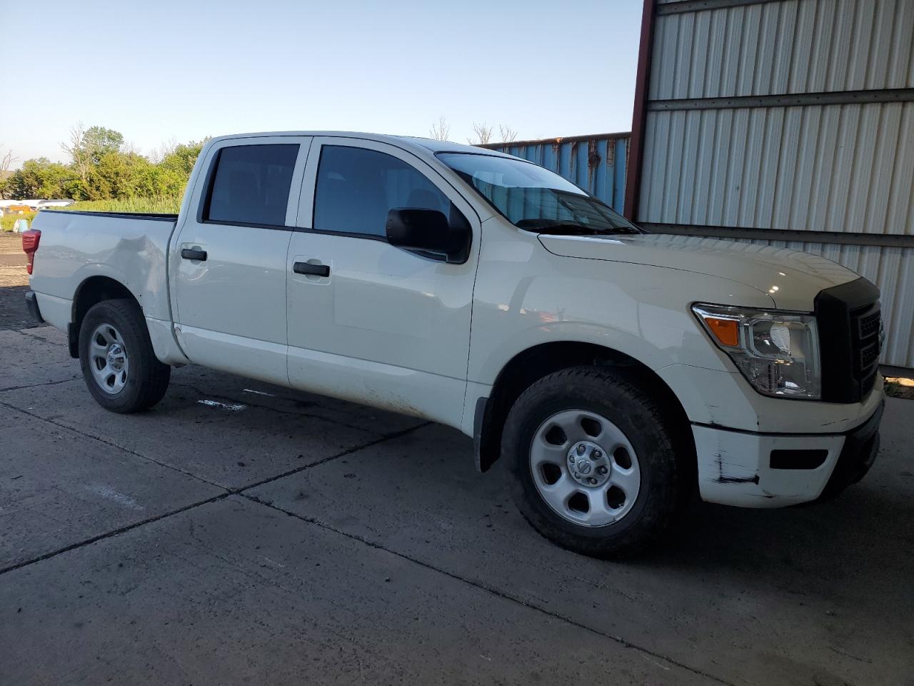 NISSAN TITAN S