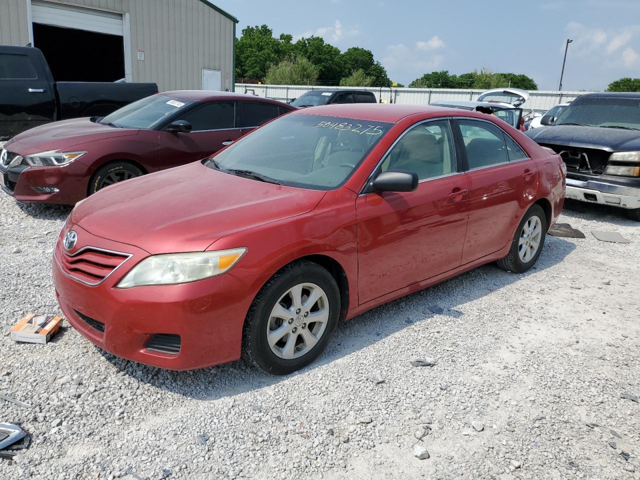 TOYOTA CAMRY BASE