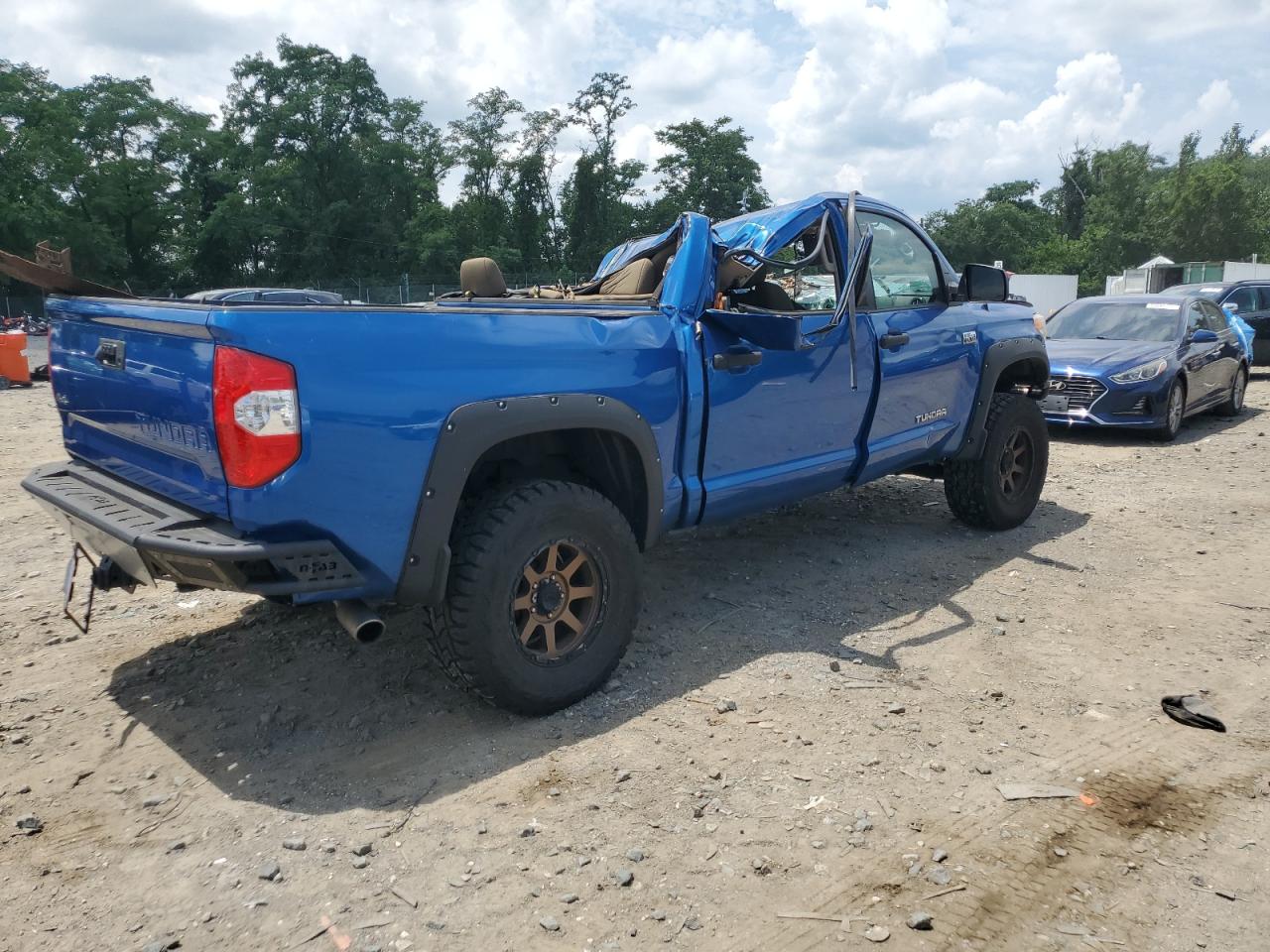 TOYOTA TUNDRA CREWMAX SR5