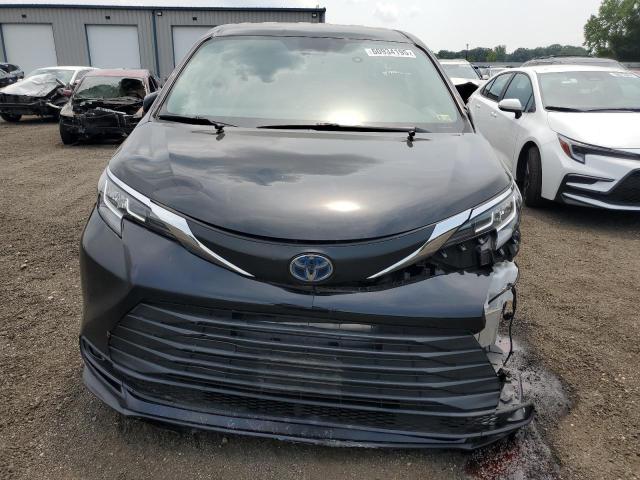 2022 TOYOTA SIENNA LE 5TDKRKEC2NS110064