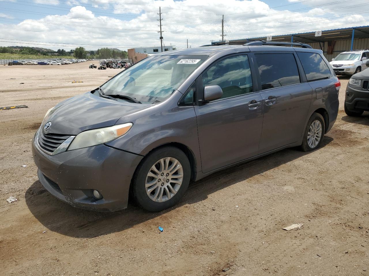TOYOTA SIENNA XLE