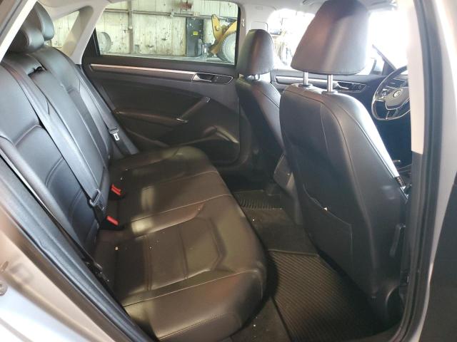 2017 VOLKSWAGEN PASSAT R-L 1VWDT7A36HC083404