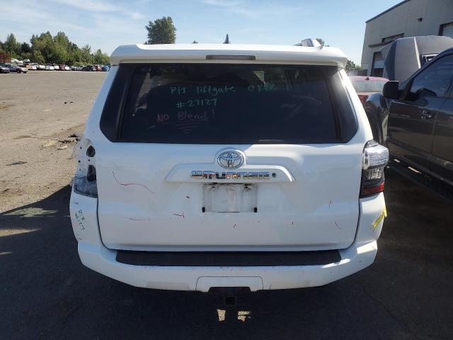 2018 TOYOTA 4RUNNER SR JTEBU5JR1J5575022