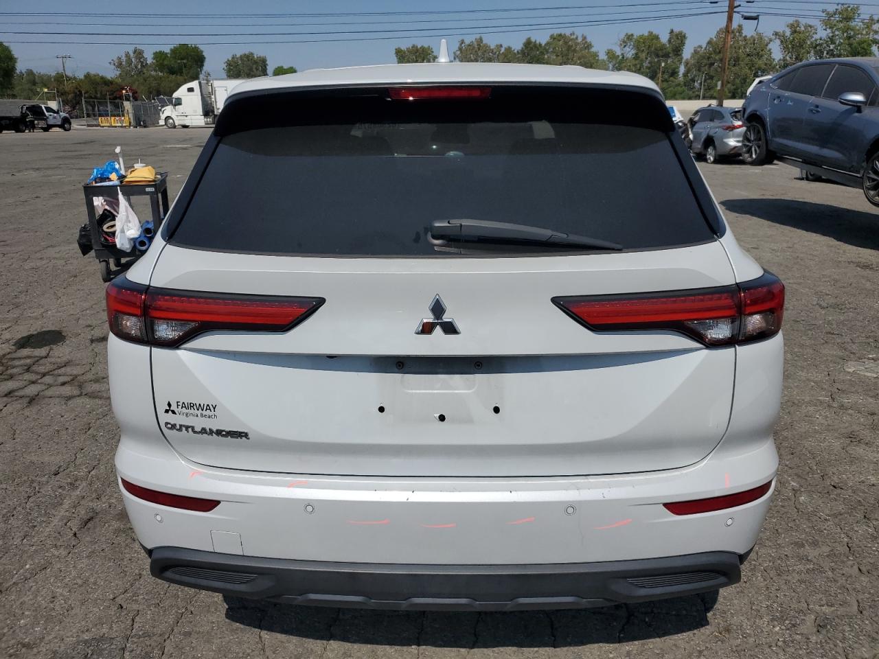 MITSUBISHI OUTLANDER ES