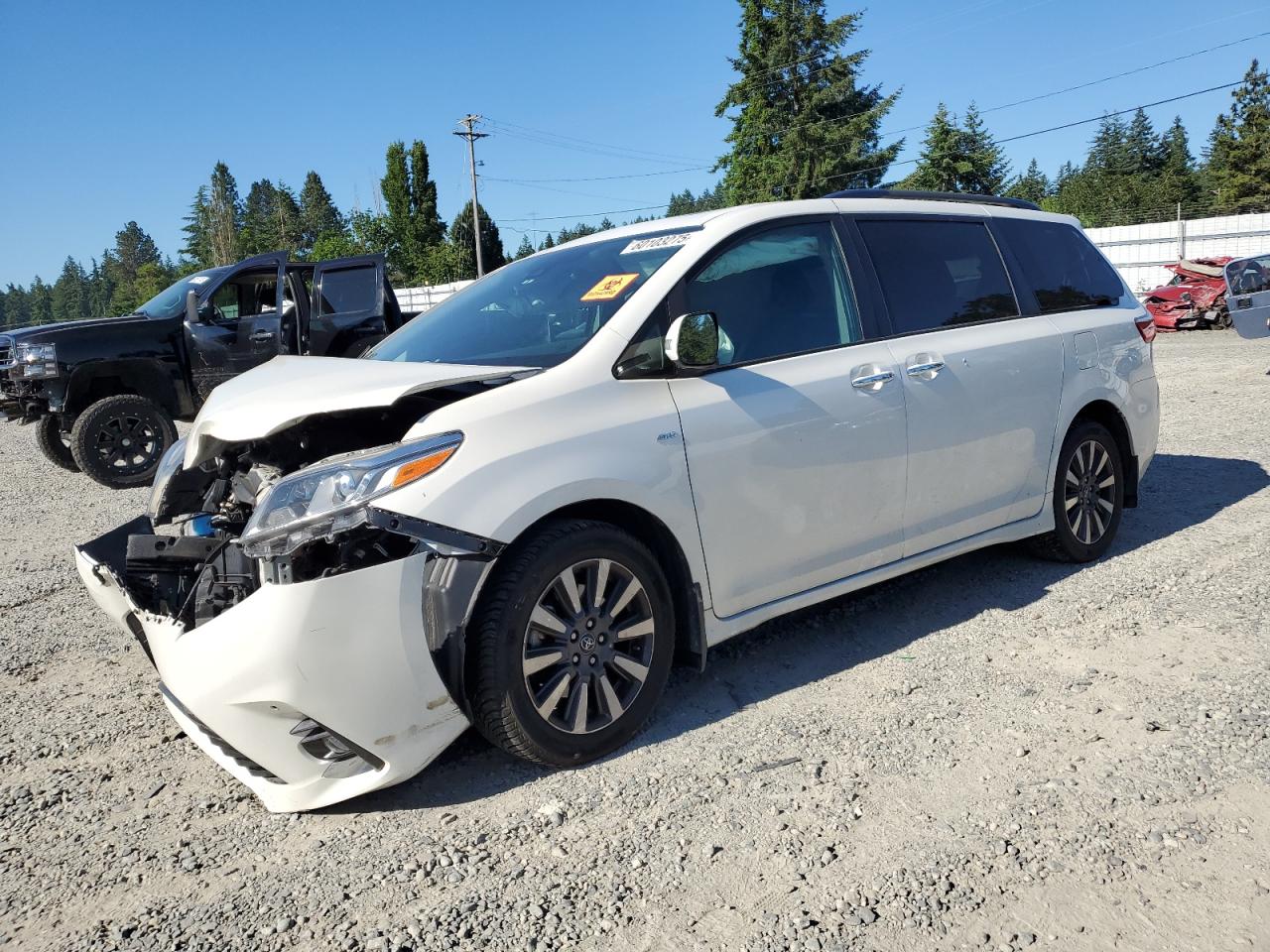 TOYOTA SIENNA XLE