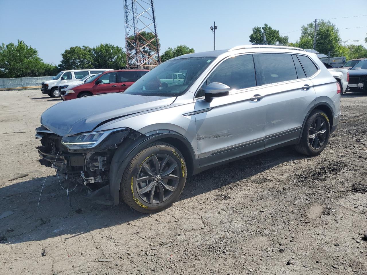VOLKSWAGEN TIGUAN SE