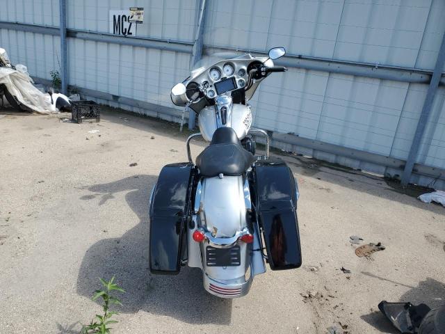 2010 HARLEY-DAVIDSON FLHX 1HD1KB418AB603702