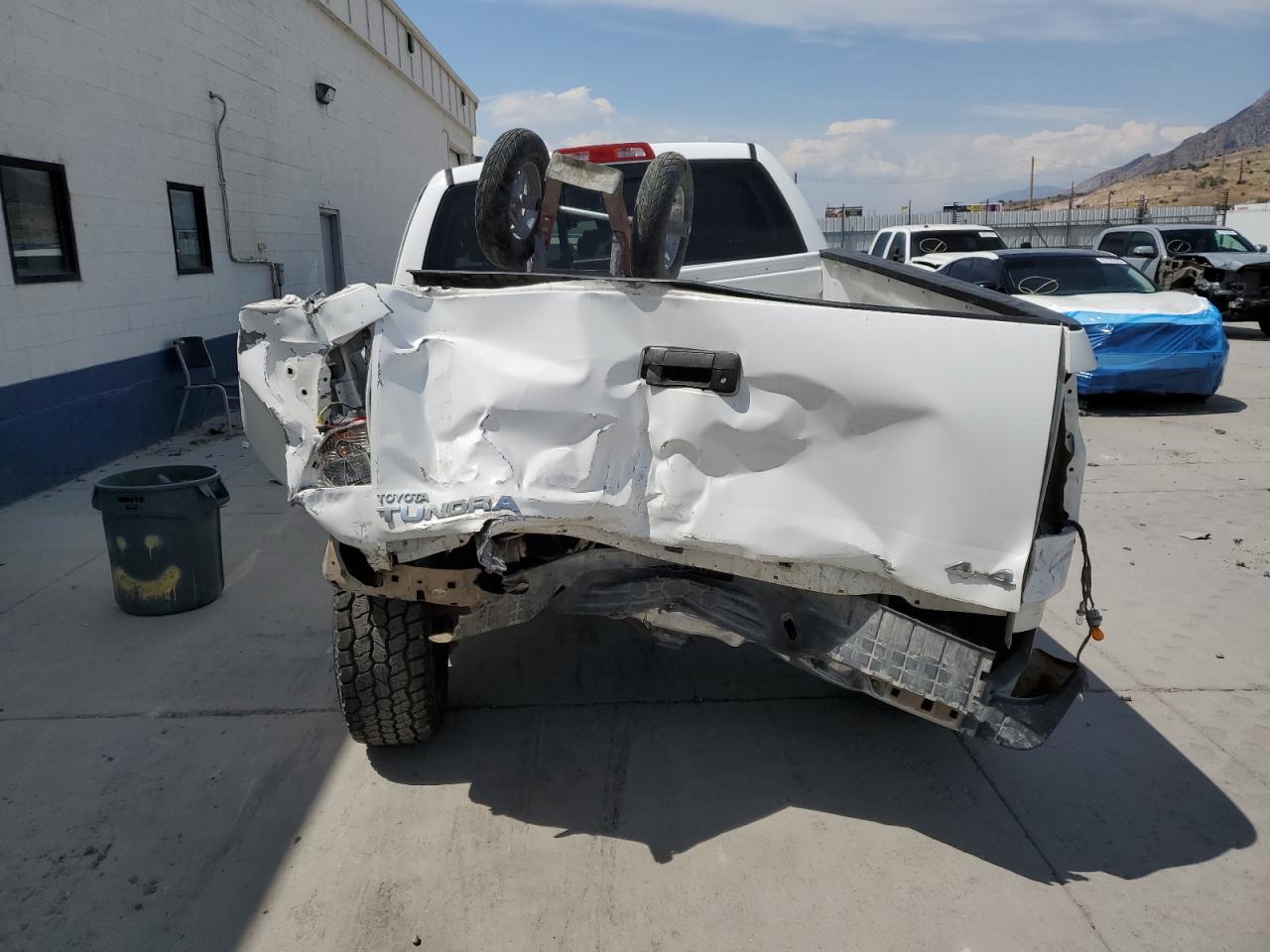 TOYOTA TUNDRA DOUBLE CAB SR5