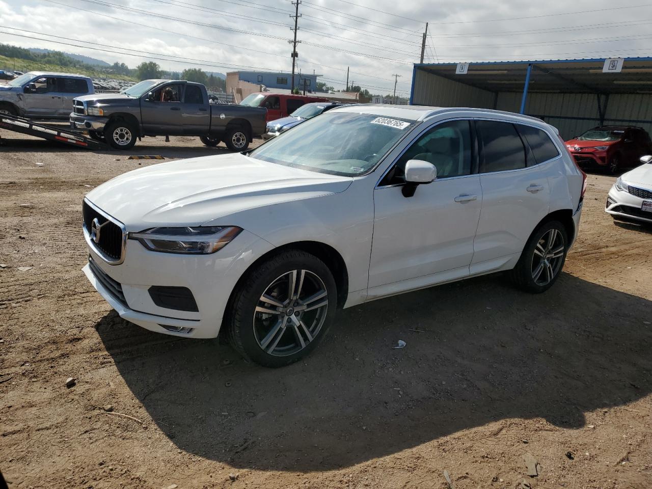 VOLVO XC60 T5 MOMENTUM