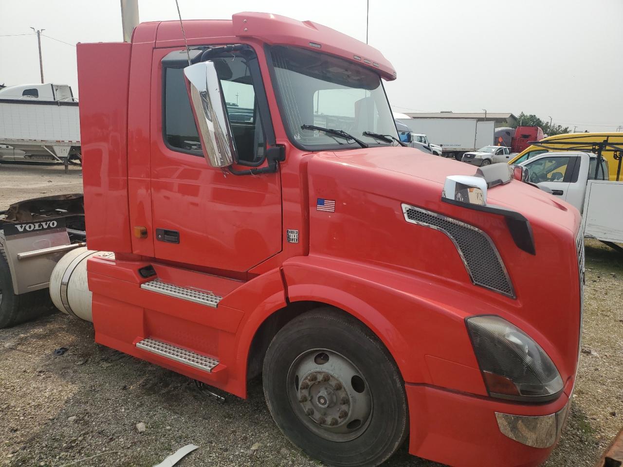 Lot #3217637425 2018 VOLVO VNL