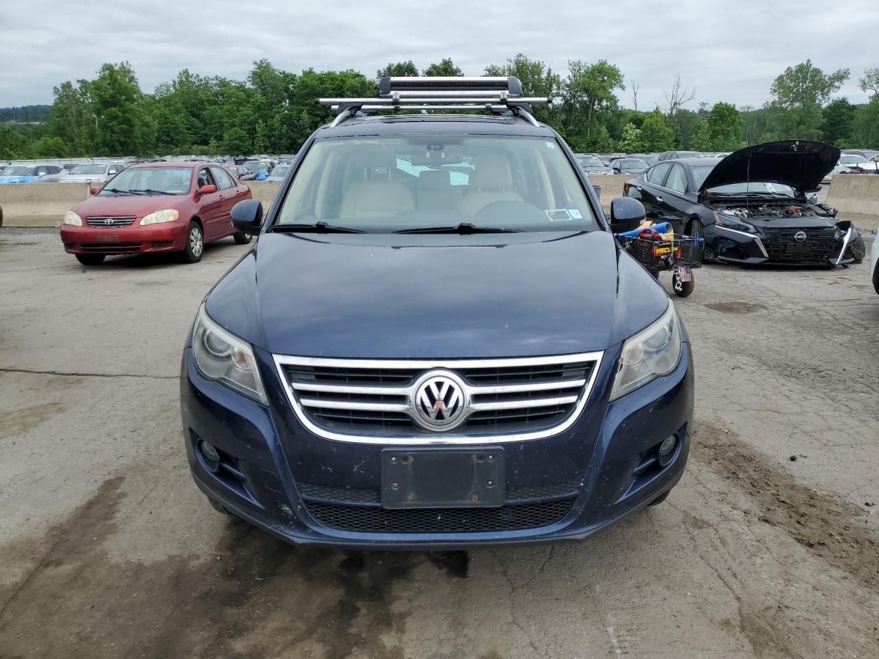 Volkswagen Tiguan s 2011