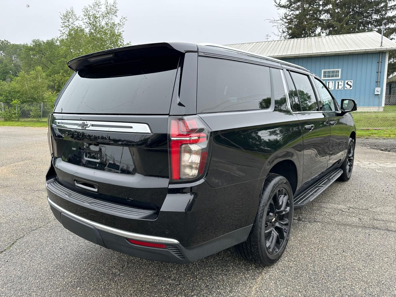 CHEVROLET SUBURBAN 2023