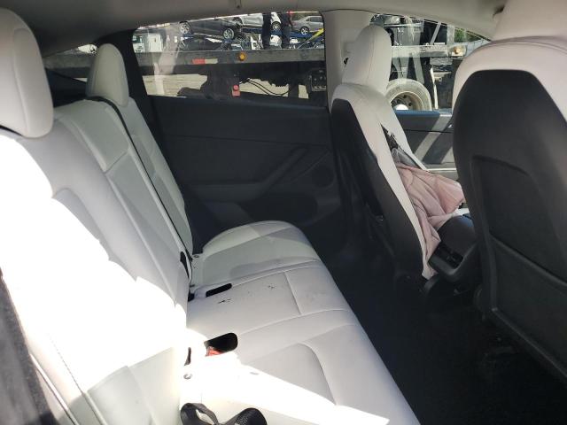2024 TESLA MODEL Y 7SAYGDED4RF008413