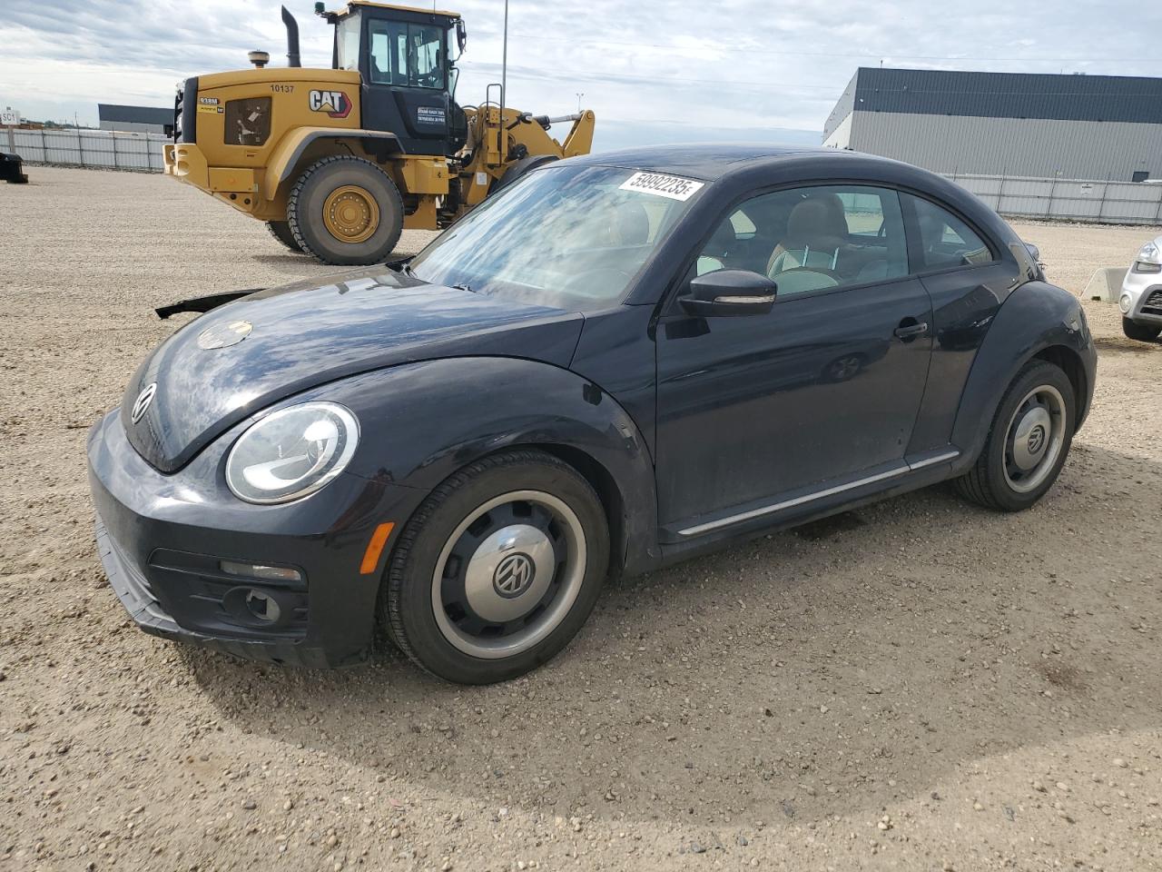 VOLKSWAGEN BEETLE SE