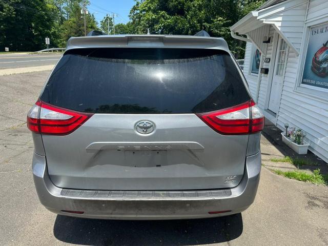 2018 TOYOTA SIENNA XLE 5TDDZ3DC2JS195594