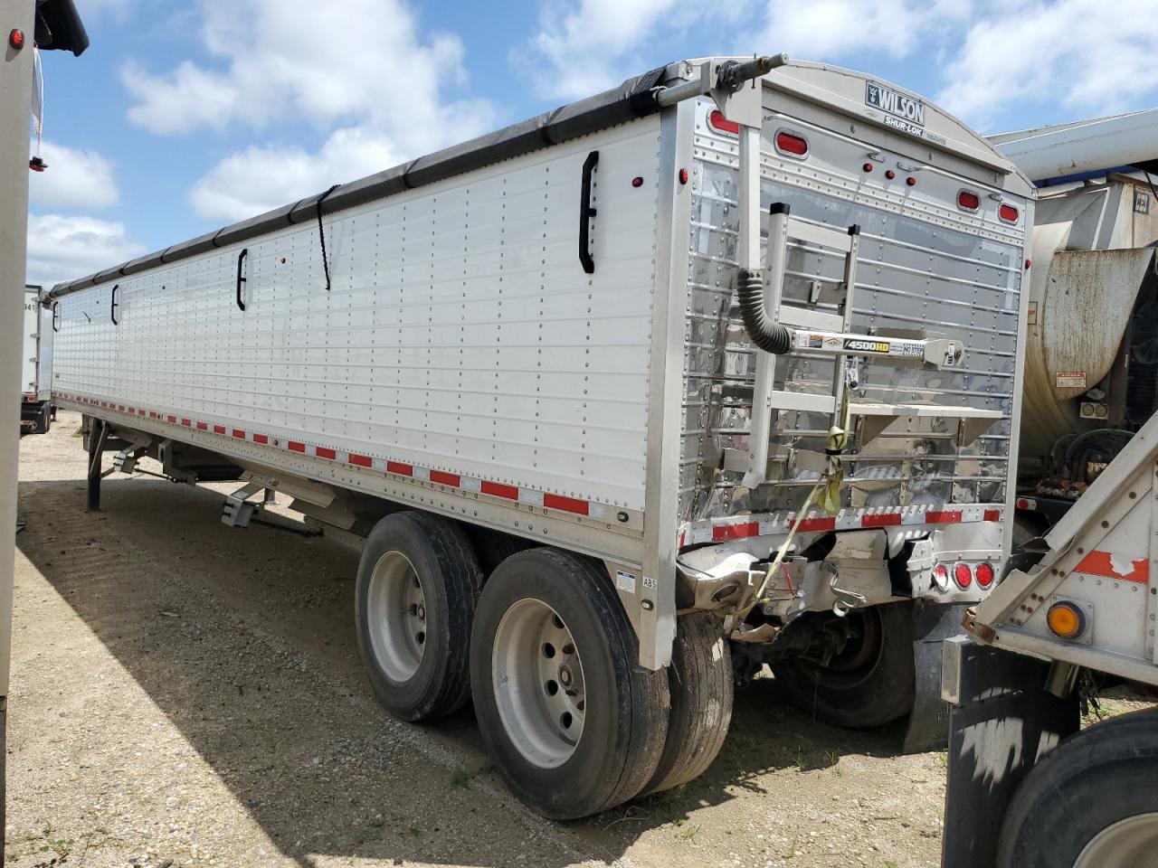 Lot #3225705826 2024 WILSON HOPPER