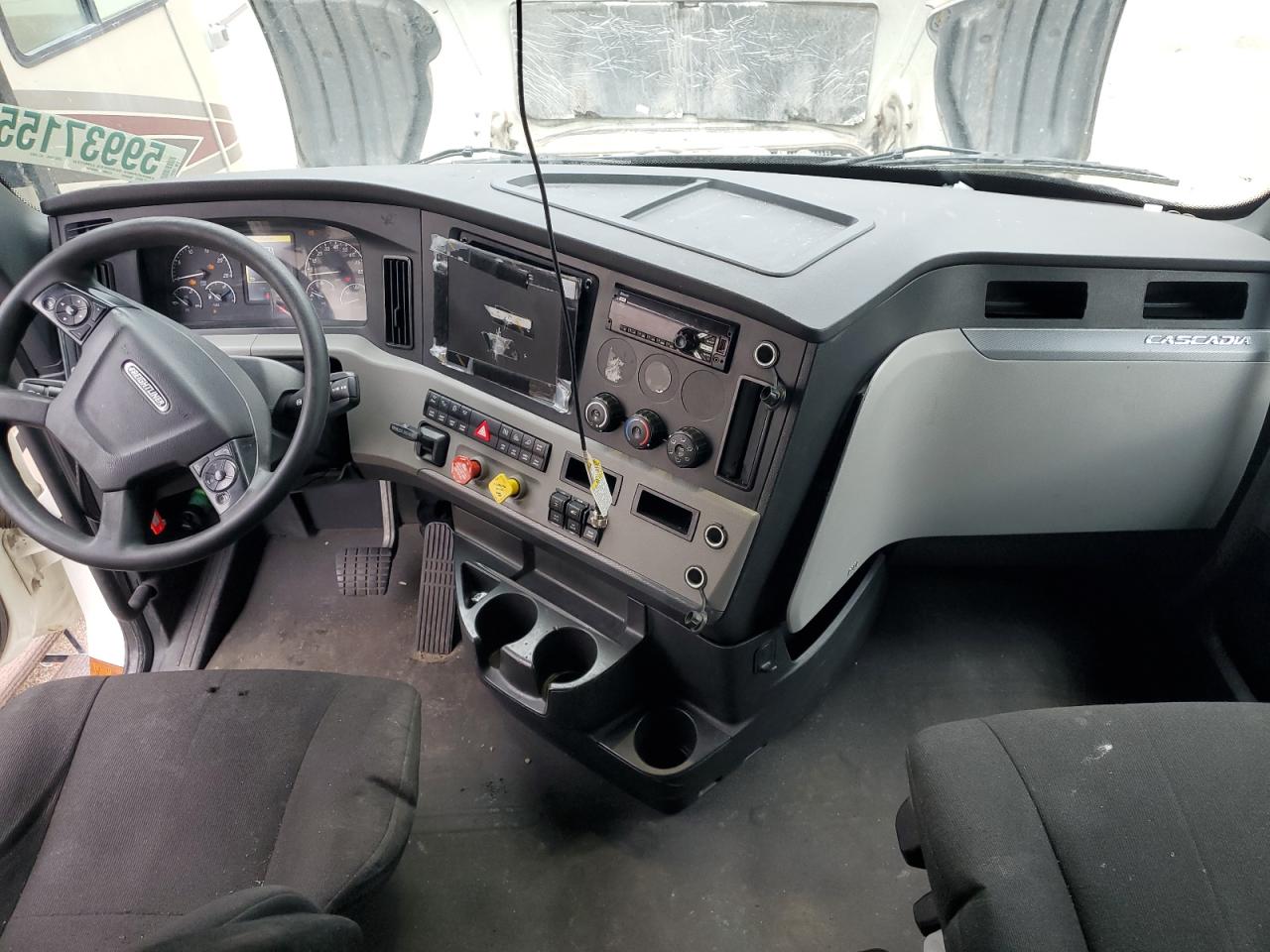 Lot #3291764230 2020 FREIGHTLINER CASCADIA 126