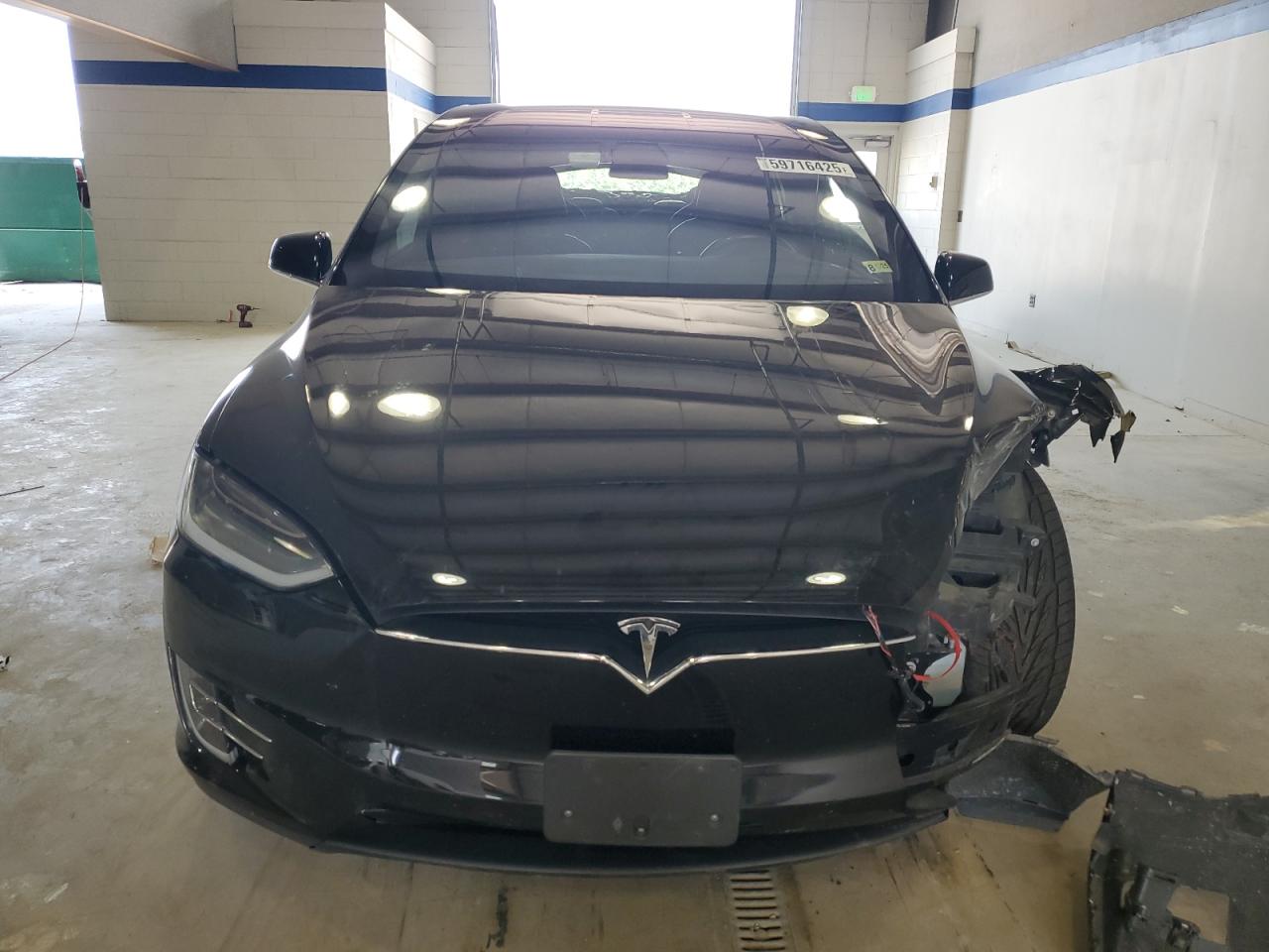 Tesla Model x 2017