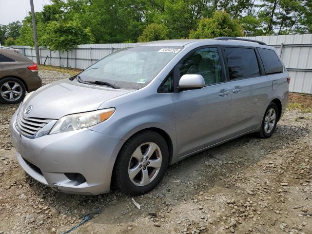 TOYOTA SIENNA LE