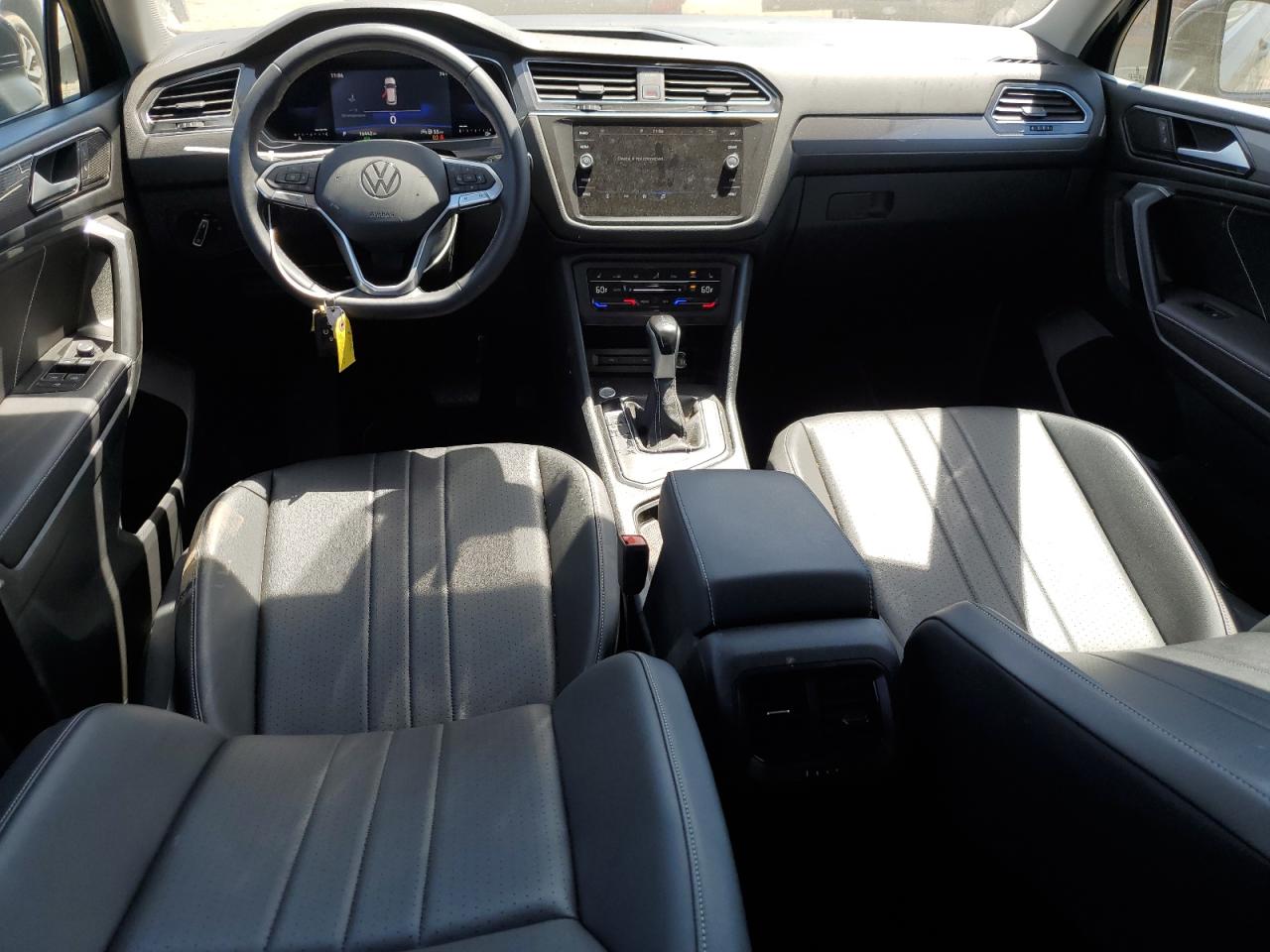 VOLKSWAGEN TIGUAN SE