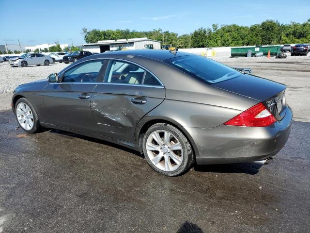 MERCEDES-BENZ CLS 550 2008 gold  gas WDDDJ72X28A135283 photo #3