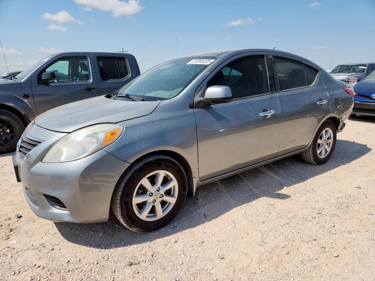 NISSAN VERSA S