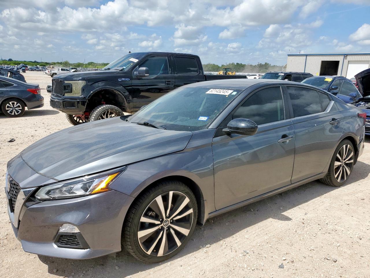 NISSAN ALTIMA SR